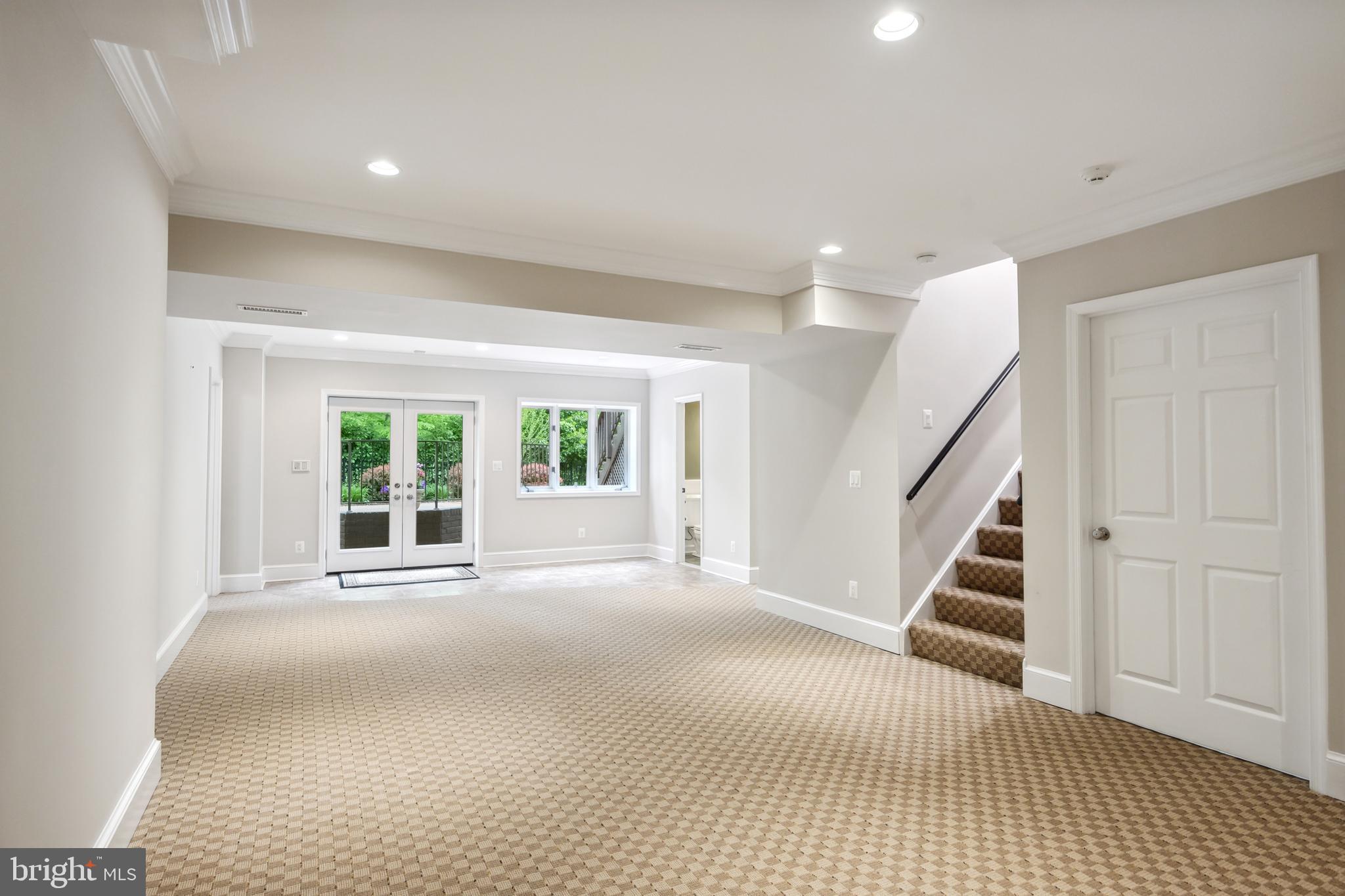 LANGLEY OAKS - Residential