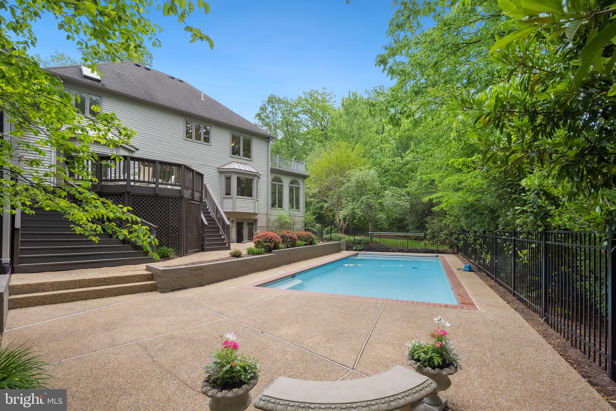 LANGLEY OAKS - Residential