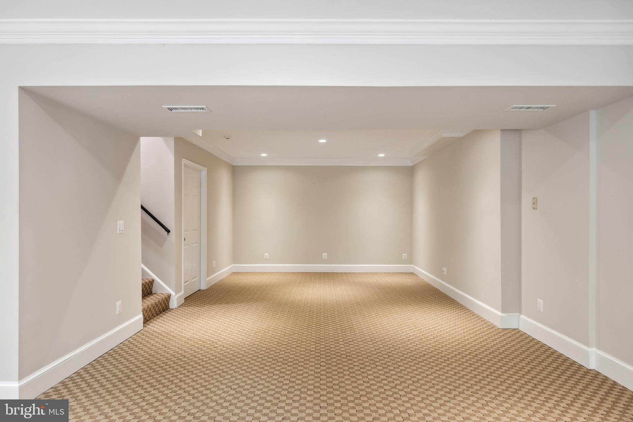 LANGLEY OAKS - Residential