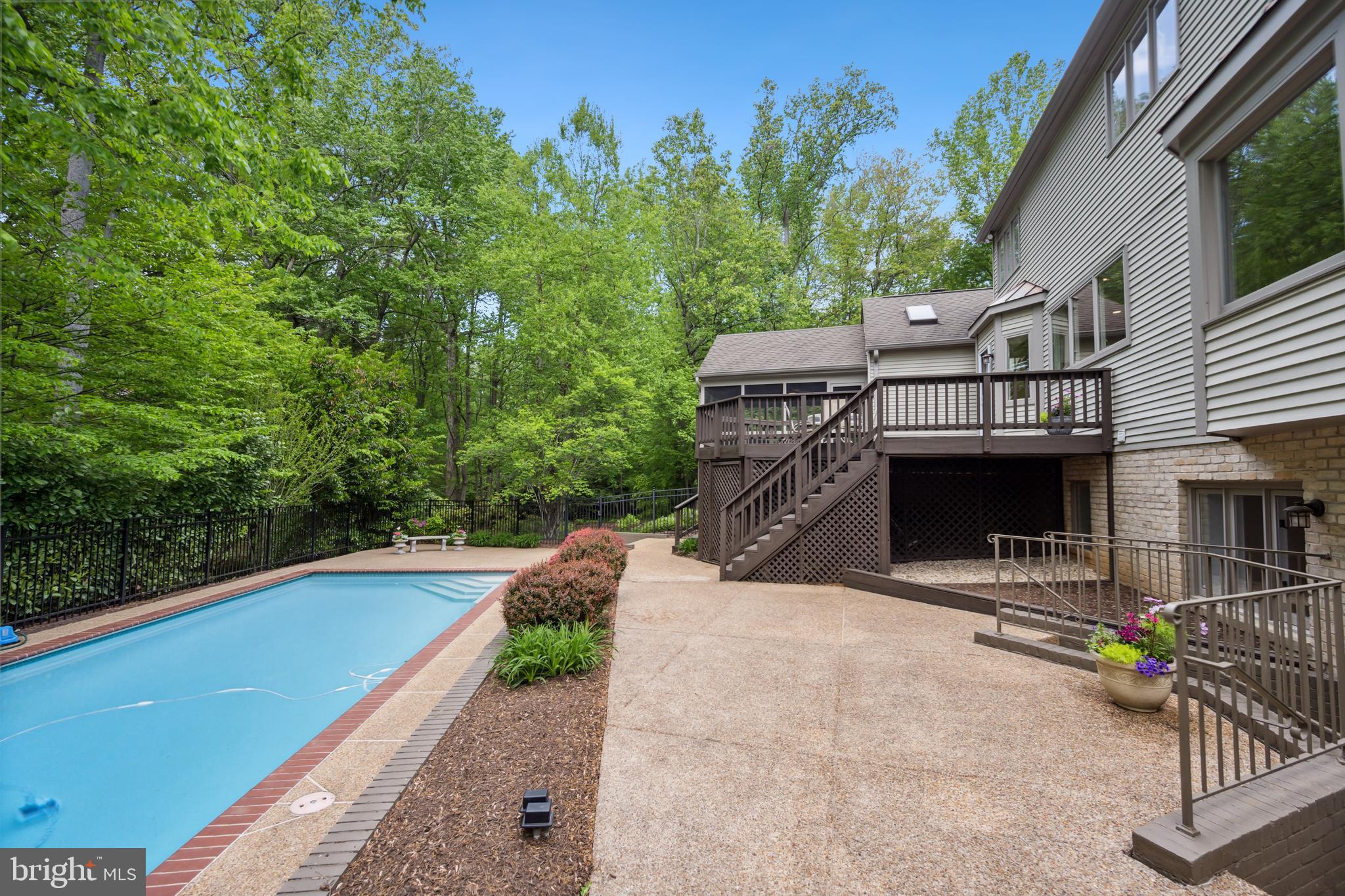 LANGLEY OAKS - Residential