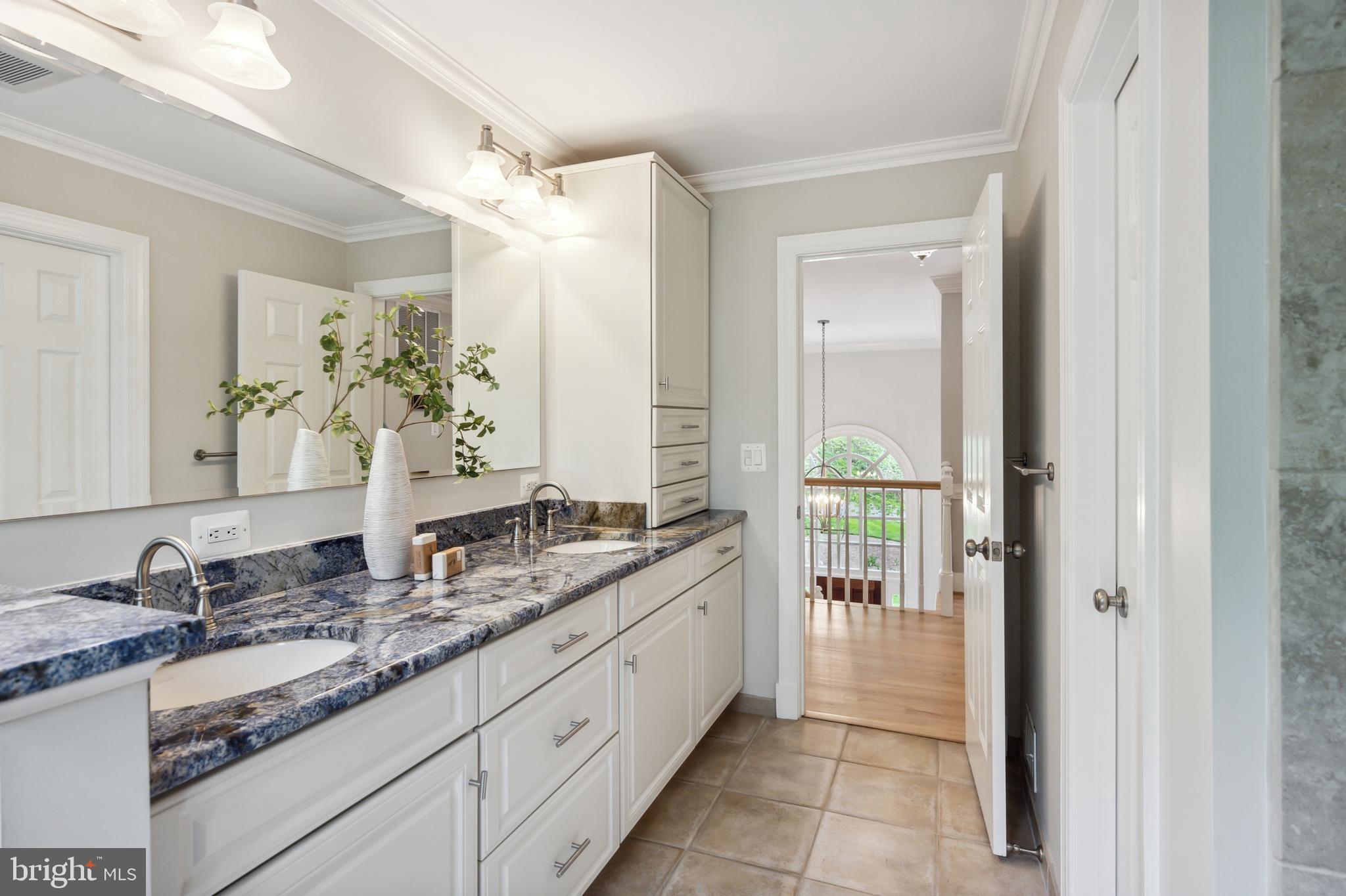 LANGLEY OAKS - Residential