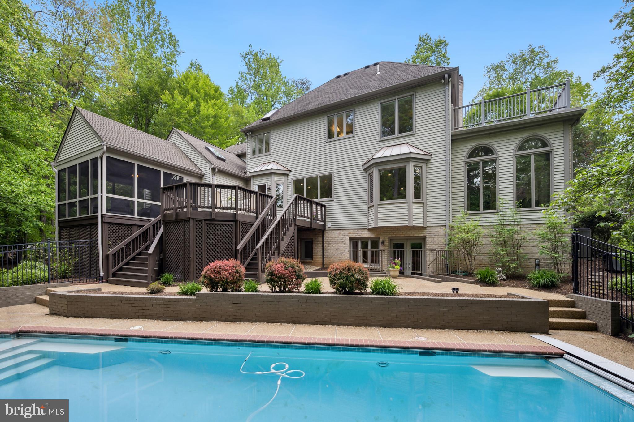 LANGLEY OAKS - Residential