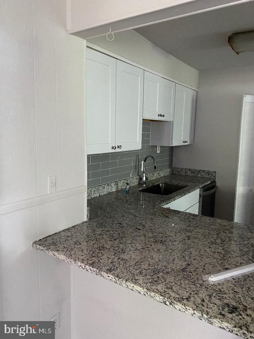 FEATHERSTONE SHORES - Residential