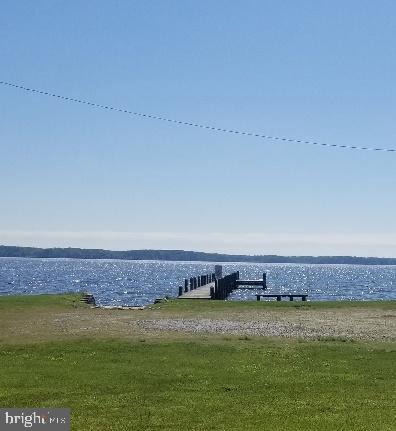 FEATHERSTONE SHORES - Residential