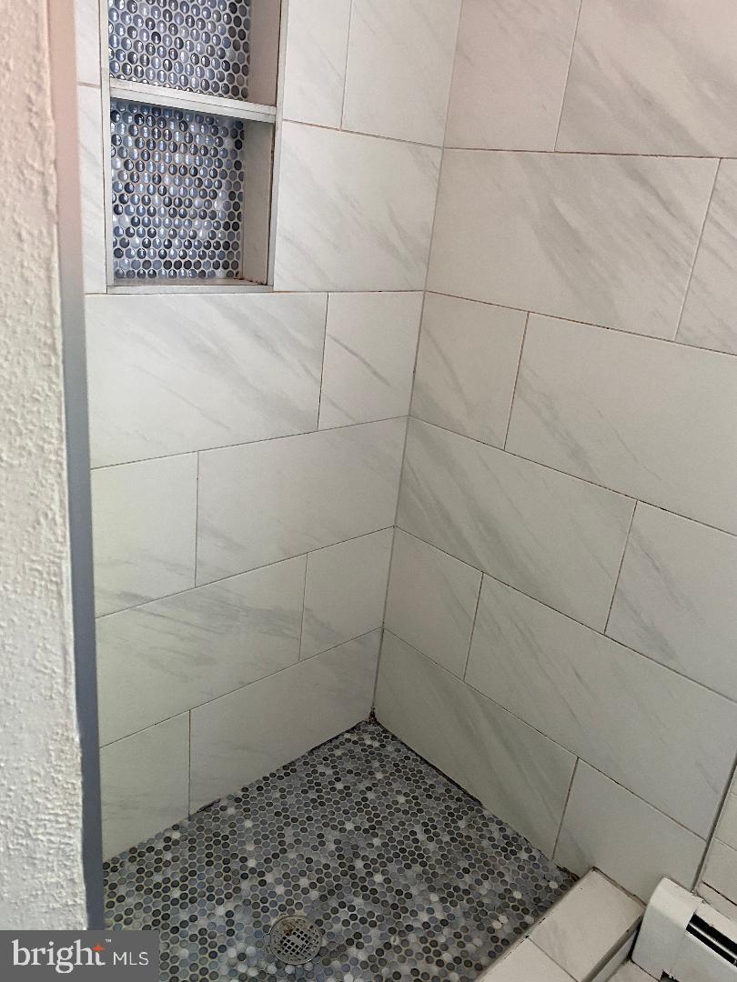 FEATHERSTONE SHORES - Residential