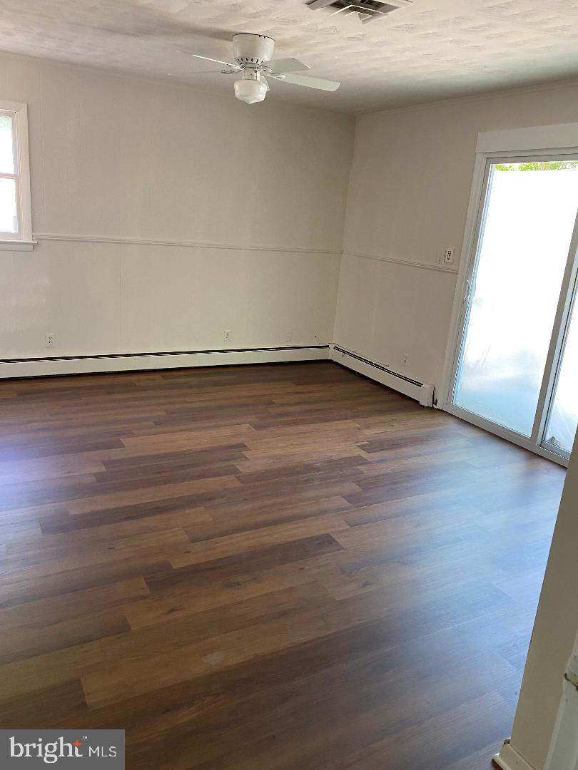 FEATHERSTONE SHORES - Residential