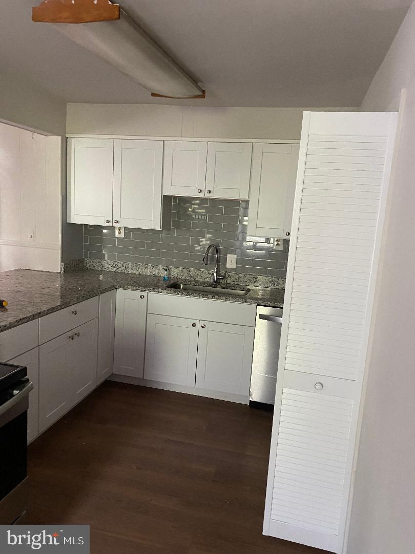 FEATHERSTONE SHORES - Residential