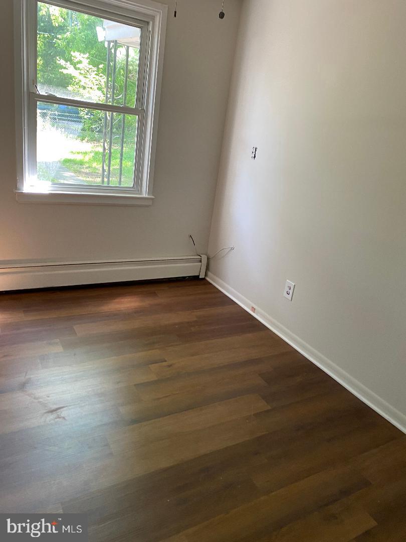 FEATHERSTONE SHORES - Residential