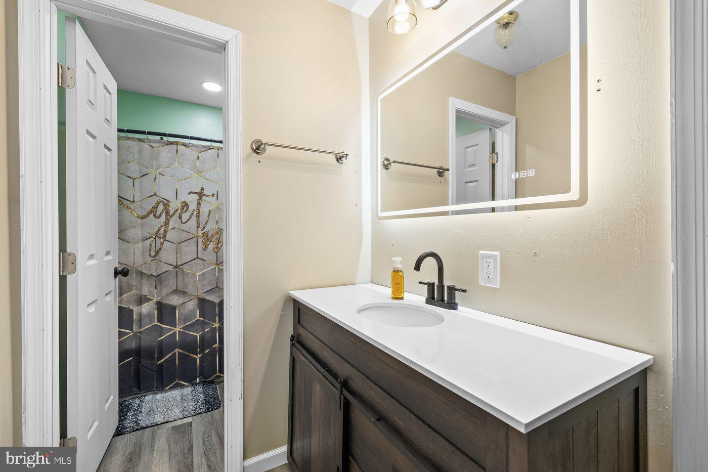 LAKE CAROLINE - Residential