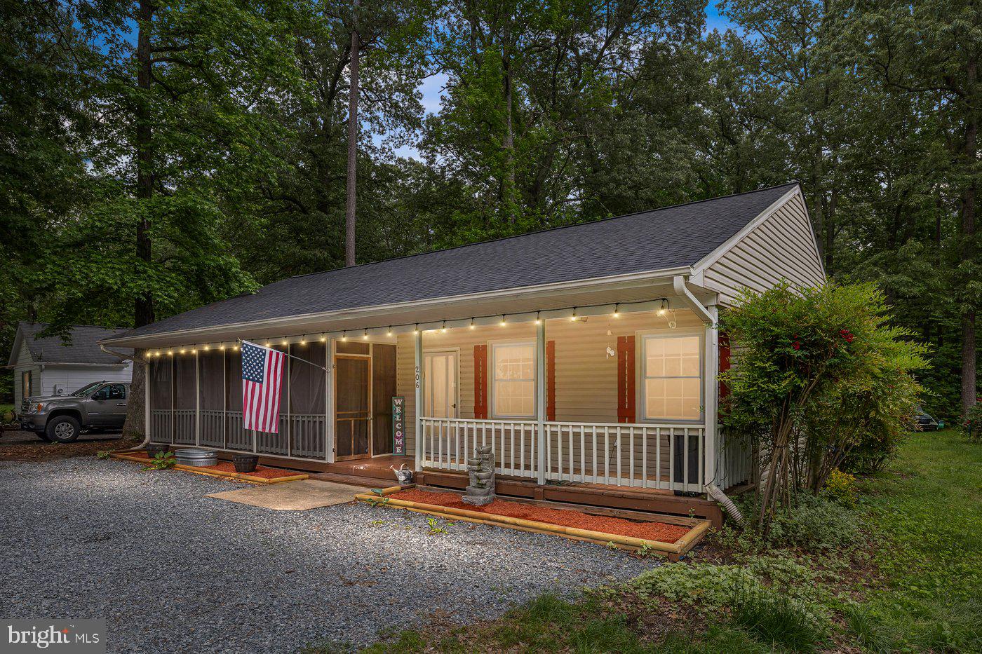 LAKE CAROLINE - Residential