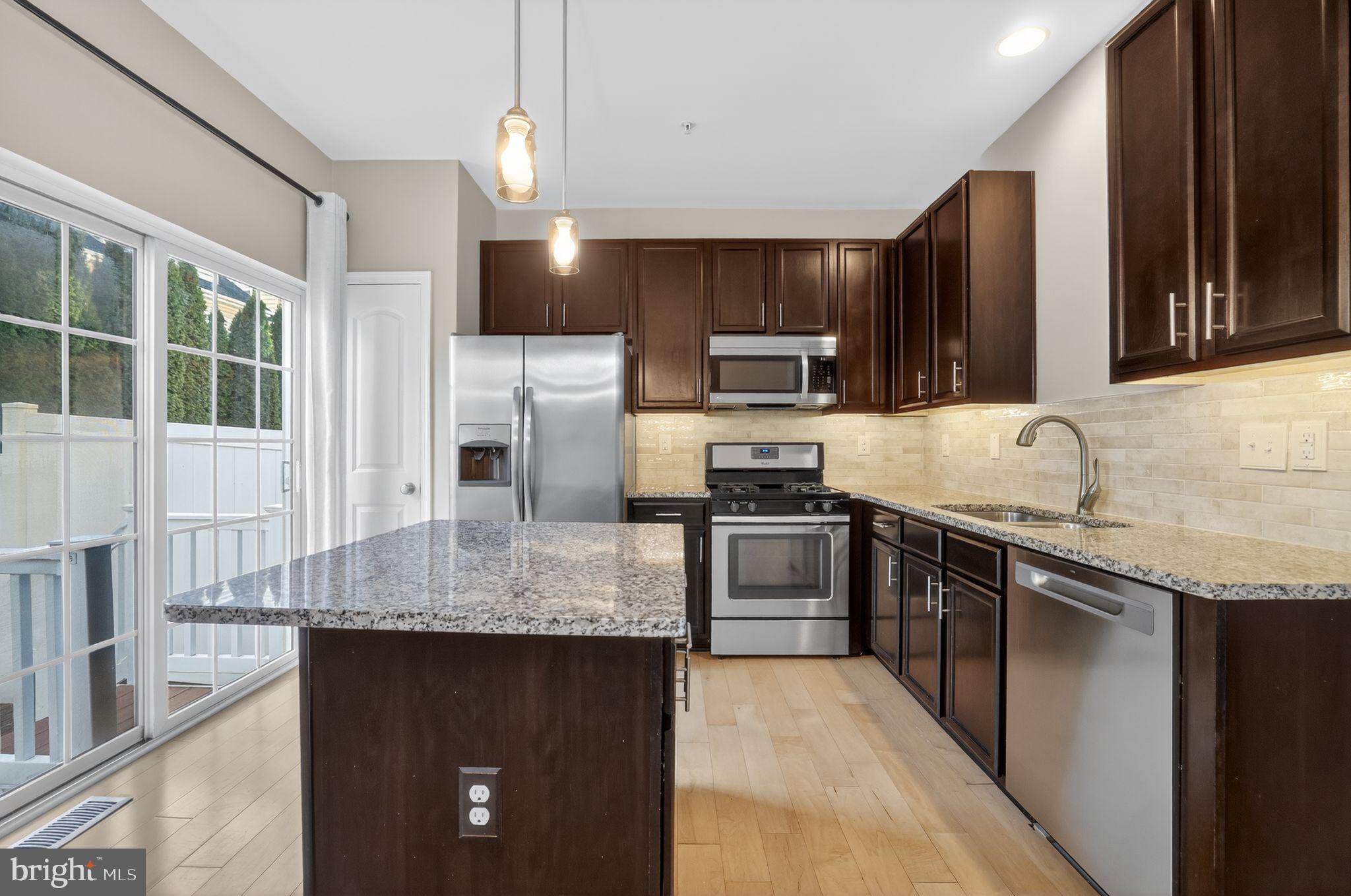 CARRIAGE HILL - Residential Lease