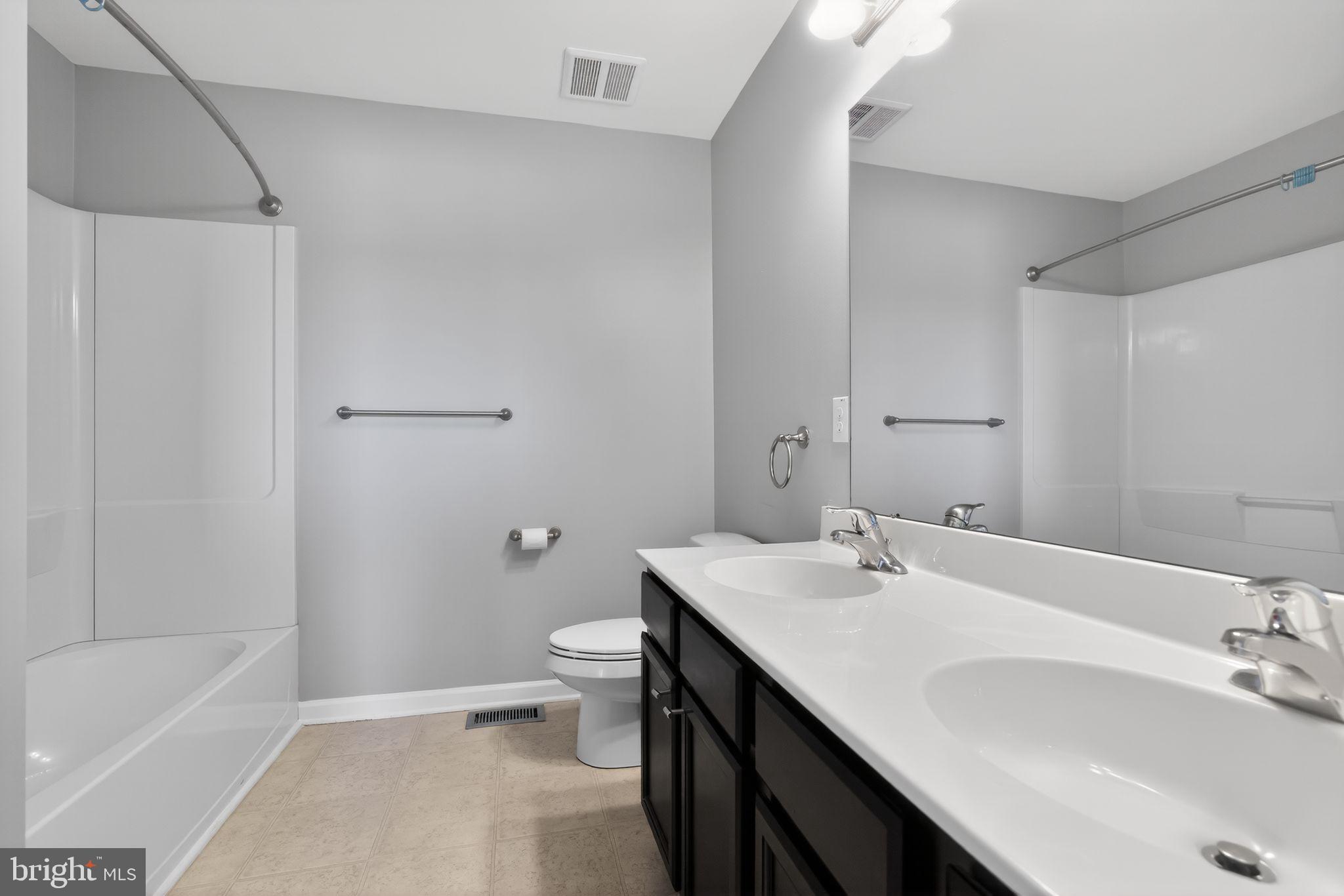 CARRIAGE HILL - Residential Lease