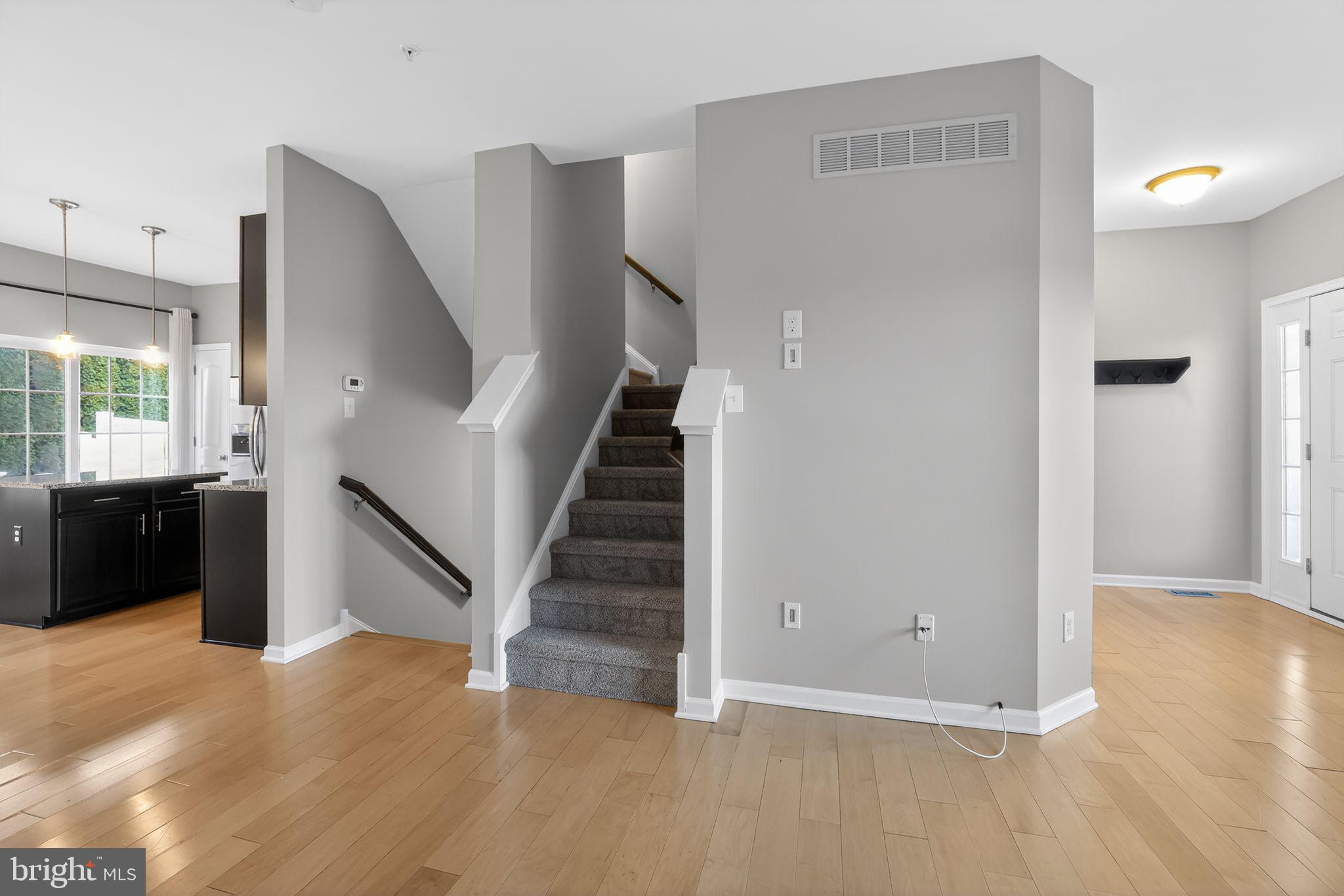 CARRIAGE HILL - Residential Lease