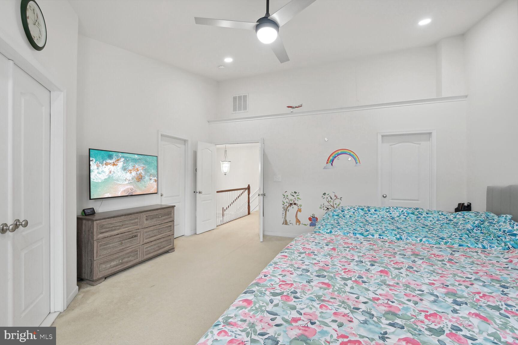 LOUDOUN VALLEY ESTATES 2 - Residential Lease