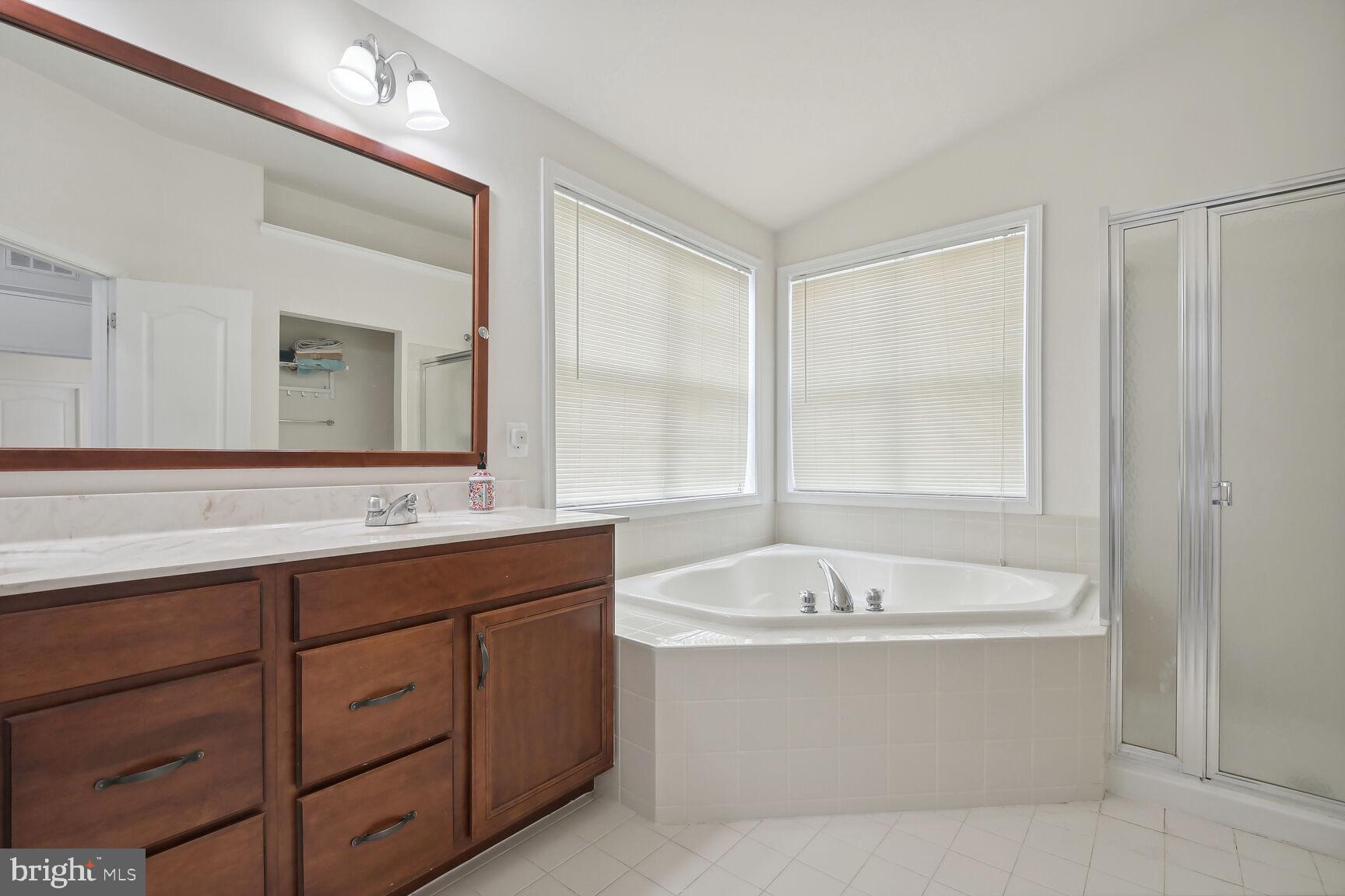 LOUDOUN VALLEY ESTATES 2 - Residential Lease