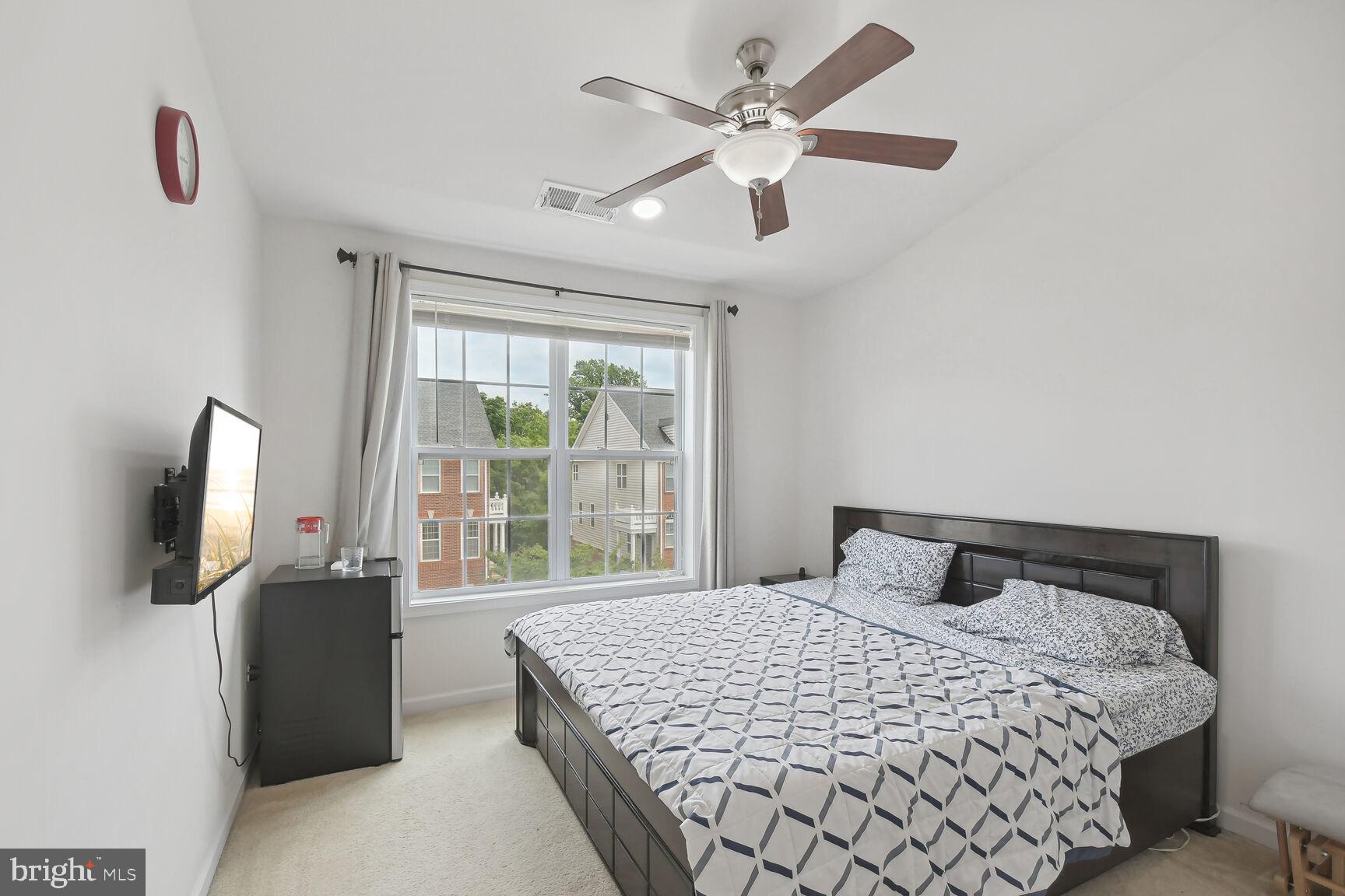 LOUDOUN VALLEY ESTATES 2 - Residential Lease