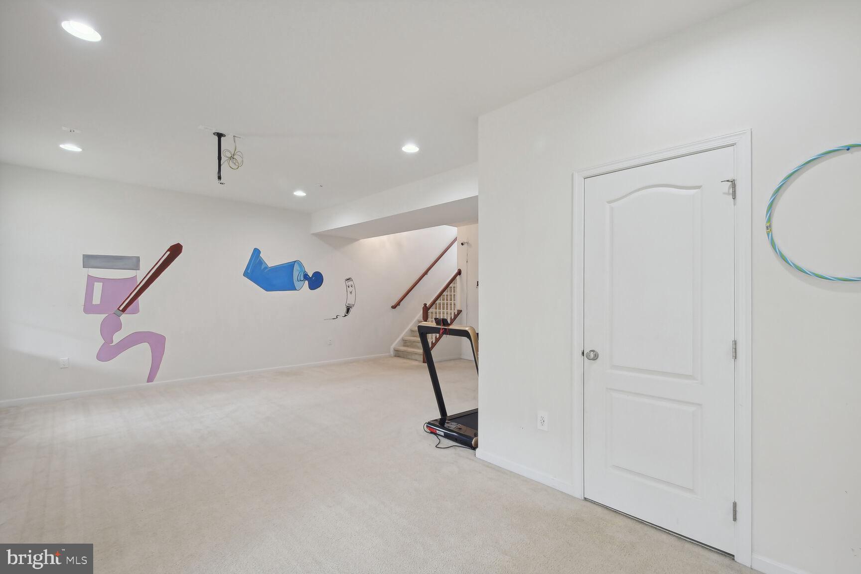 LOUDOUN VALLEY ESTATES 2 - Residential Lease