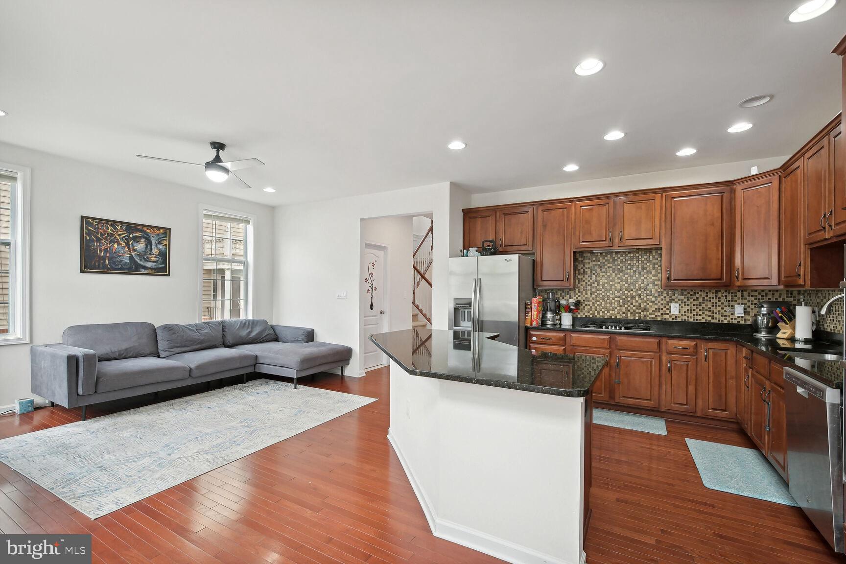 LOUDOUN VALLEY ESTATES 2 - Residential Lease