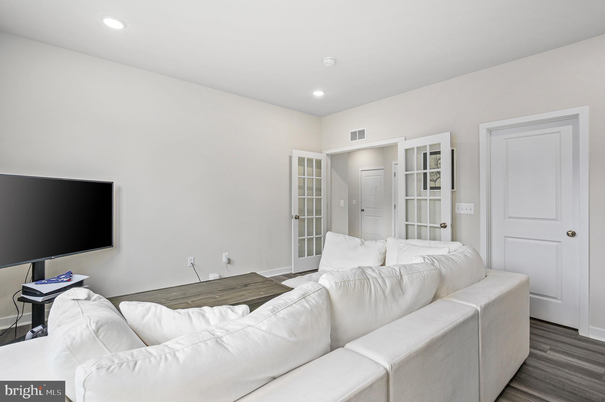 CLEVENGER CORNER VILLAGE - Residential