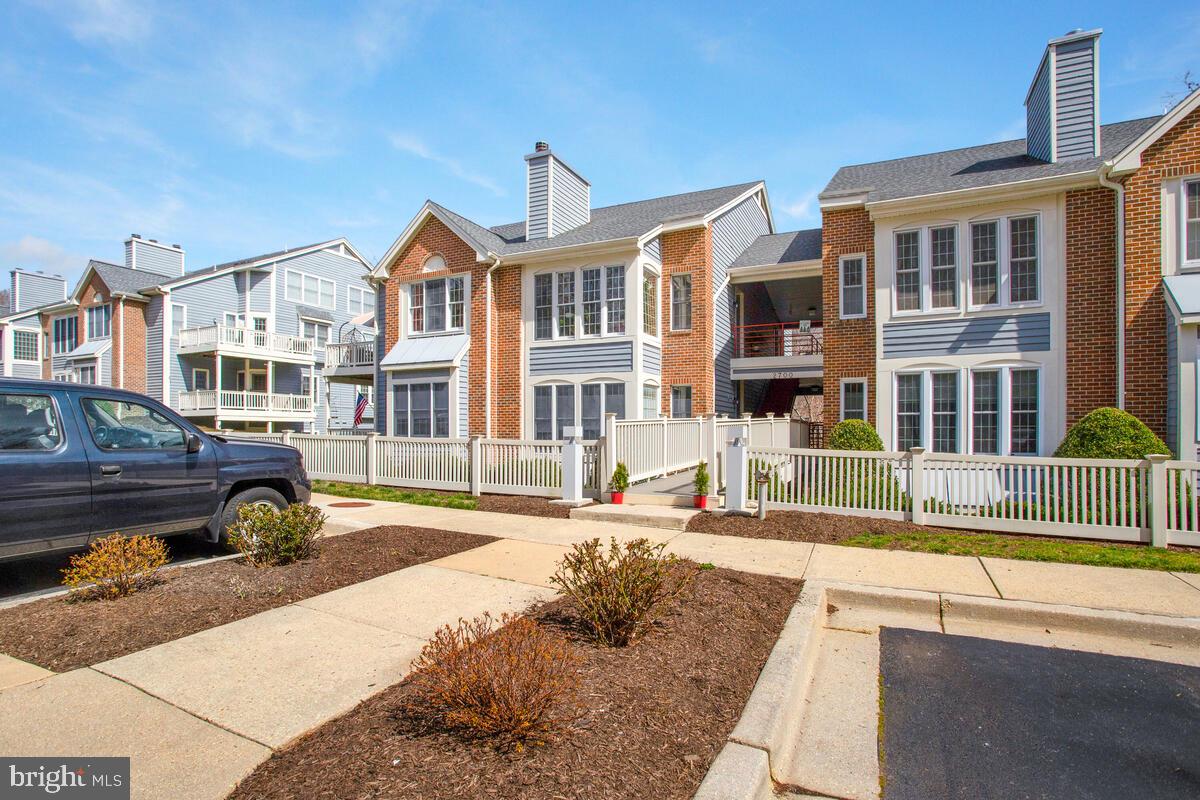 2700 SUMMERVIEW WAY 304