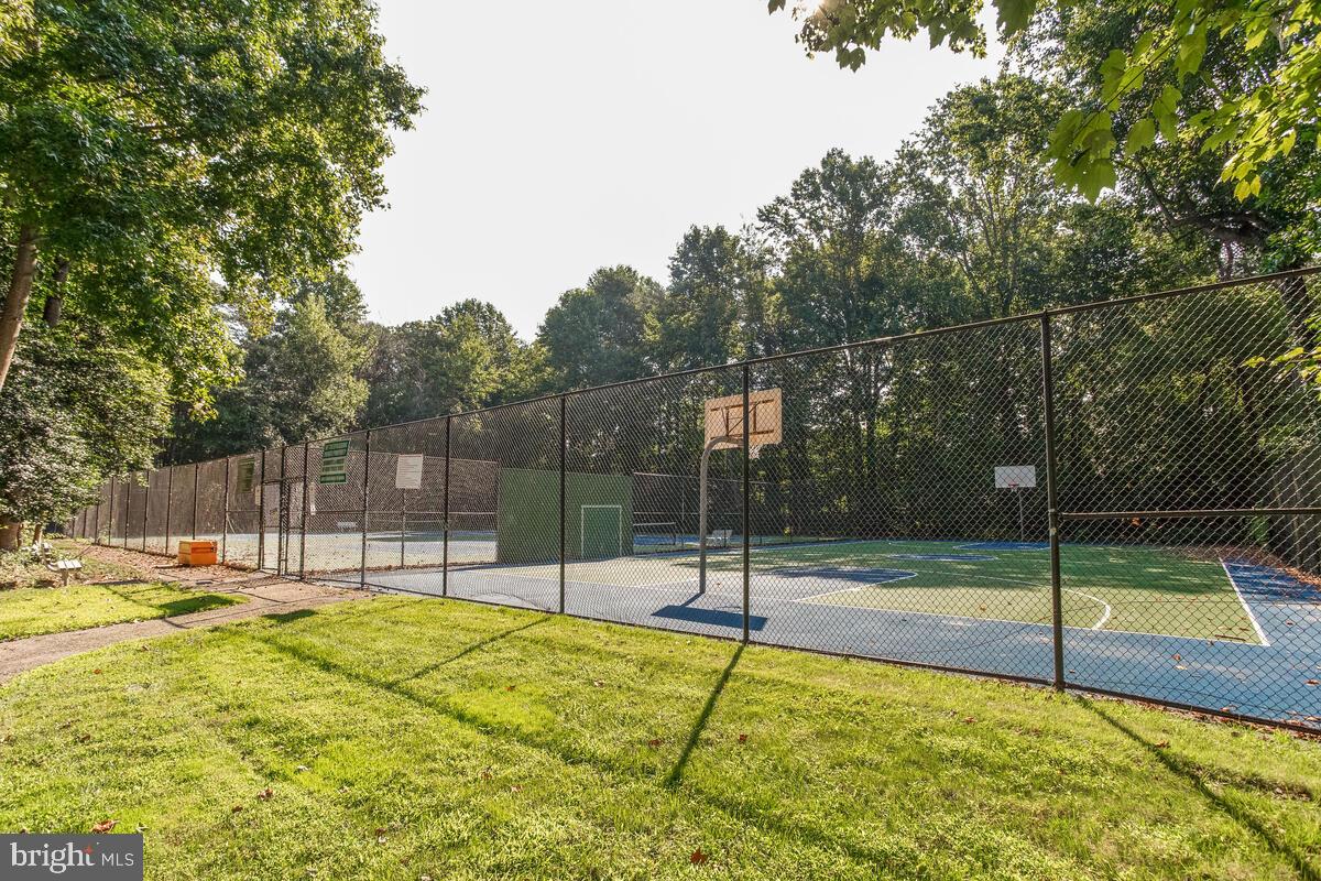 2700 SUMMERVIEW WAY 304