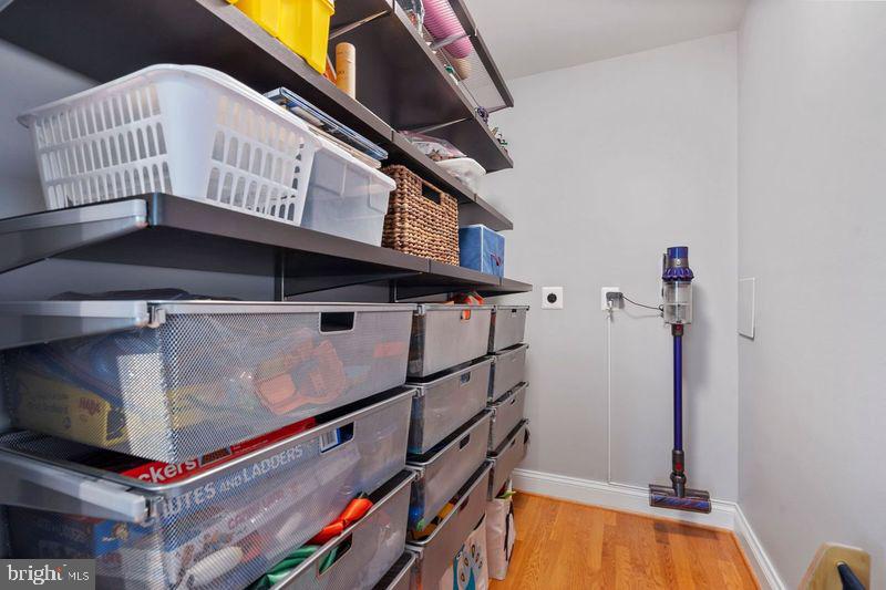 SHIRLEY WOODS - Residential