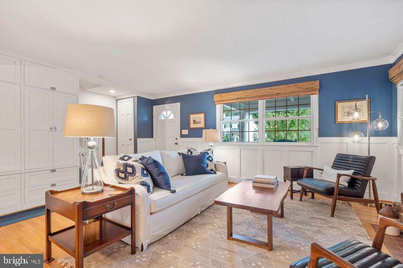 SHIRLEY WOODS - Residential