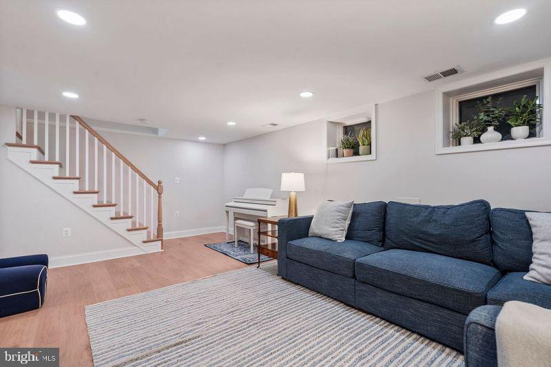 SHIRLEY WOODS - Residential