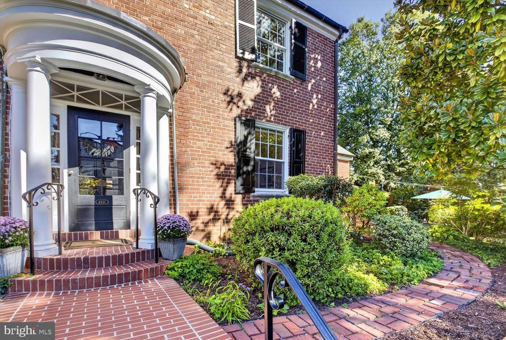 Photo of 4851 Albemarle Street NW, WASHINGTON, DC 20016 (MLS # DCDC2288040)