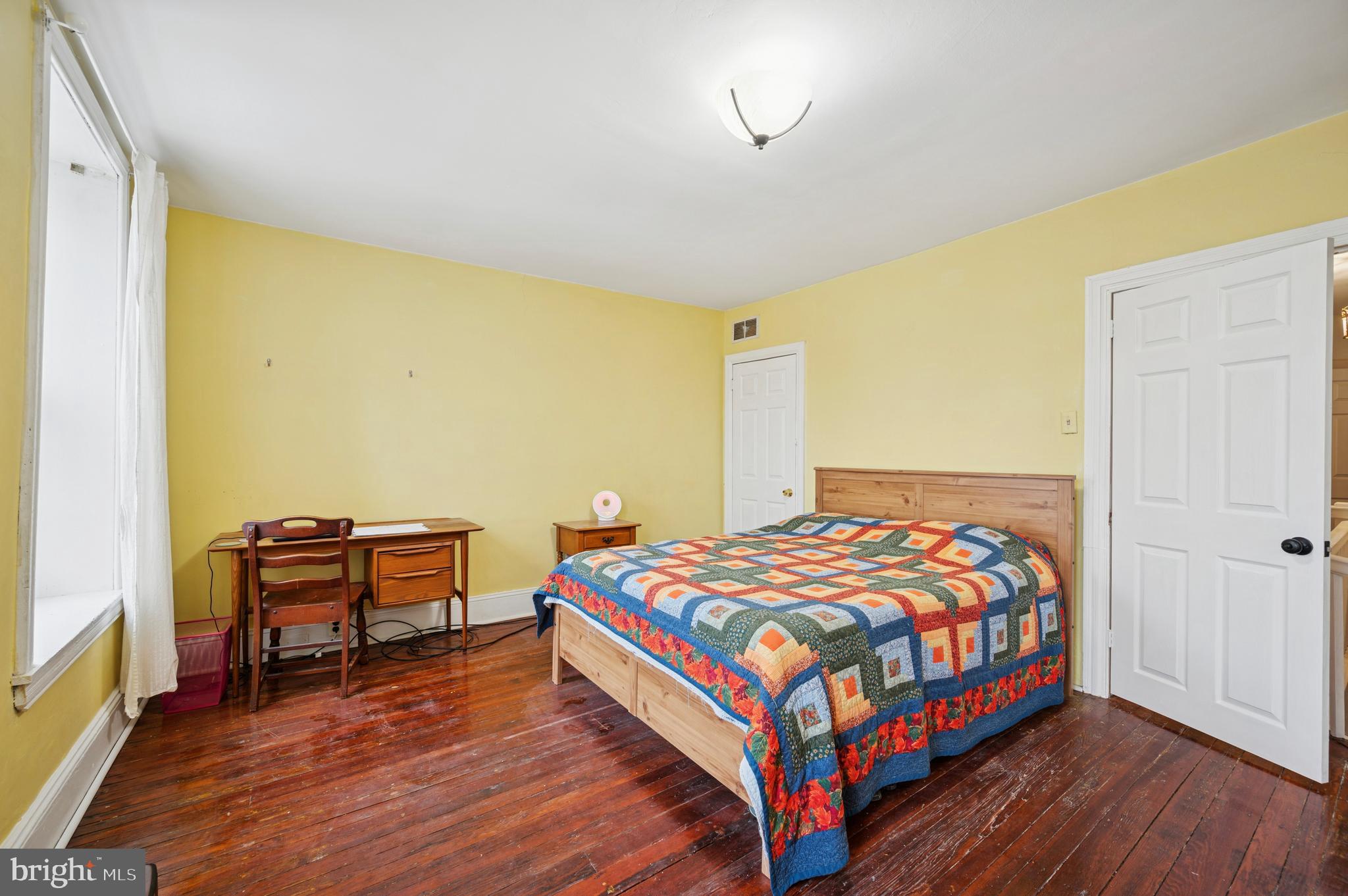 EAST FALLS - Residential