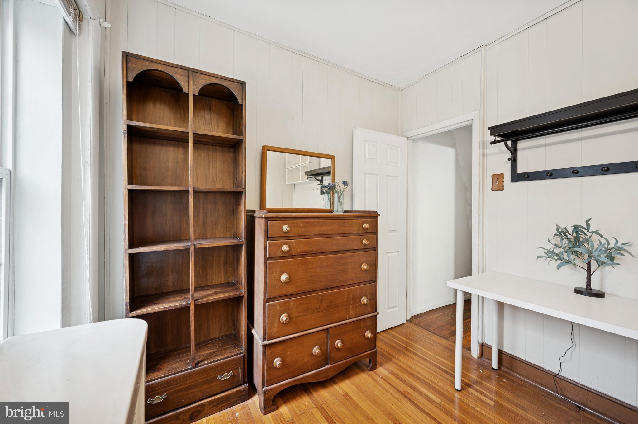 EAST FALLS - Residential