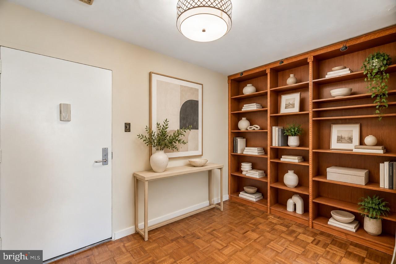 604 S WASHINGTON SQUARE 1308