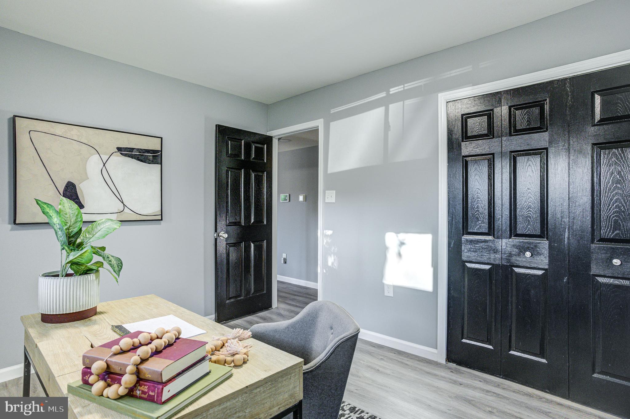 COUNTRY CLUB ESTATES - Residential