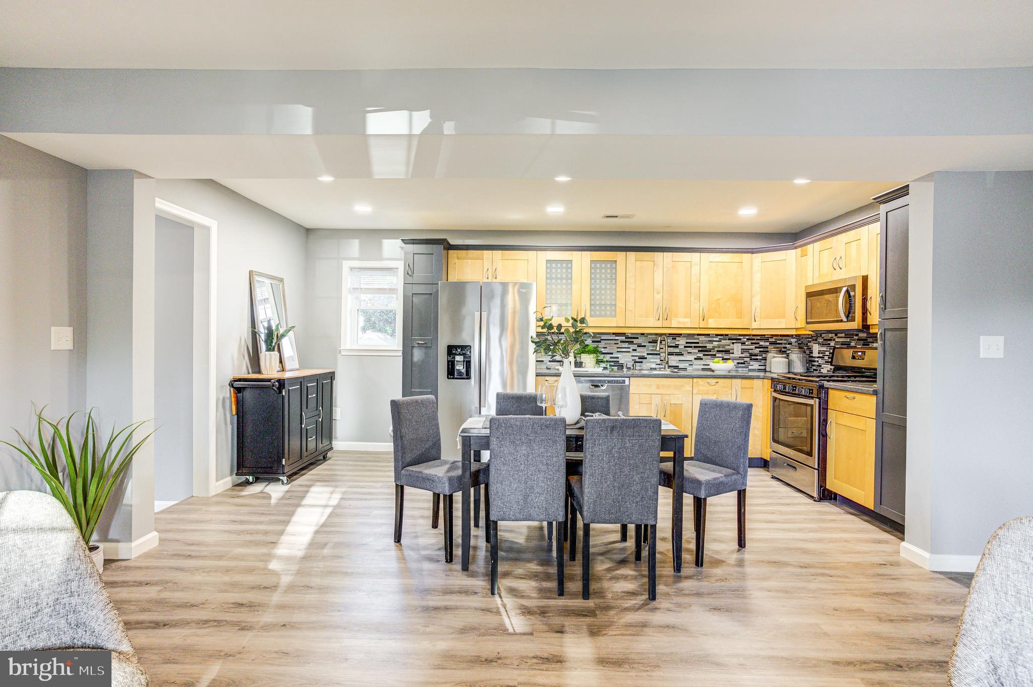 COUNTRY CLUB ESTATES - Residential