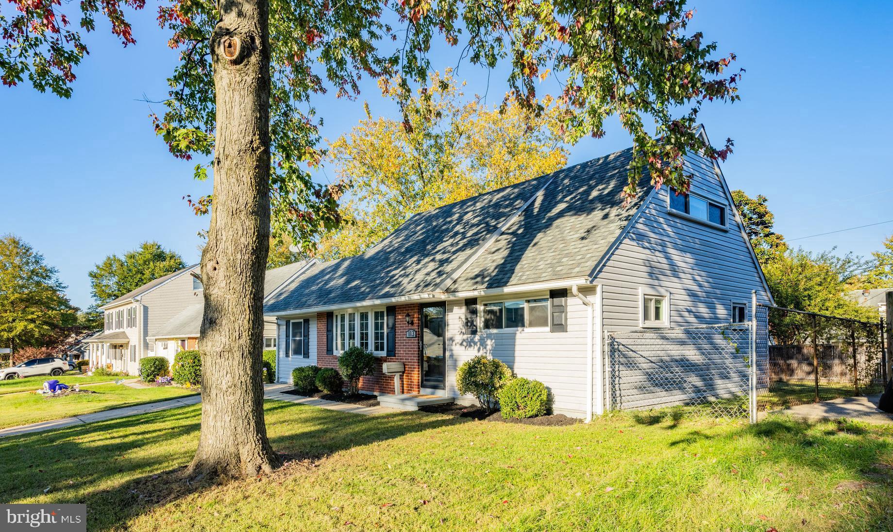 COUNTRY CLUB ESTATES - Residential