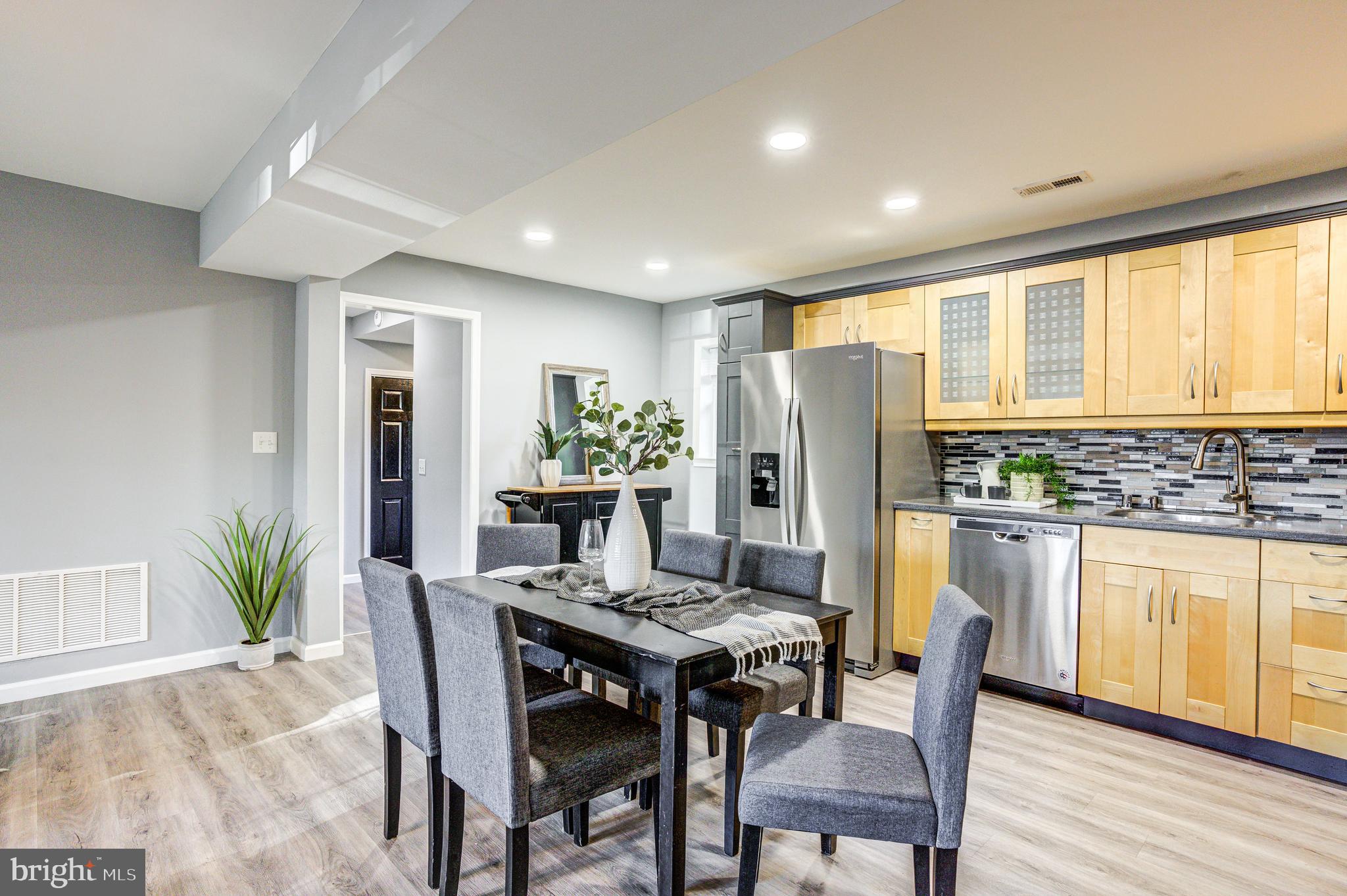 COUNTRY CLUB ESTATES - Residential