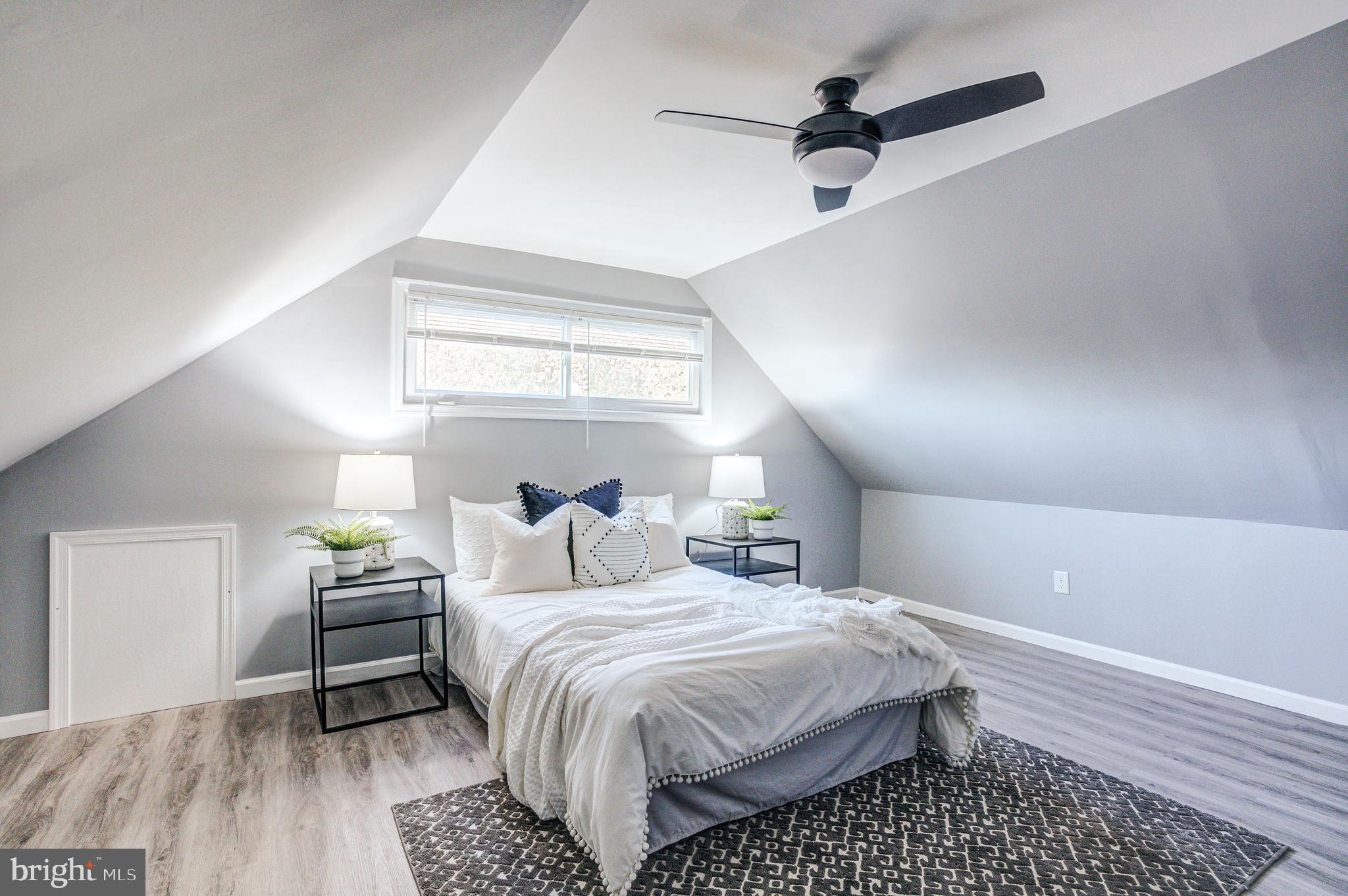 COUNTRY CLUB ESTATES - Residential