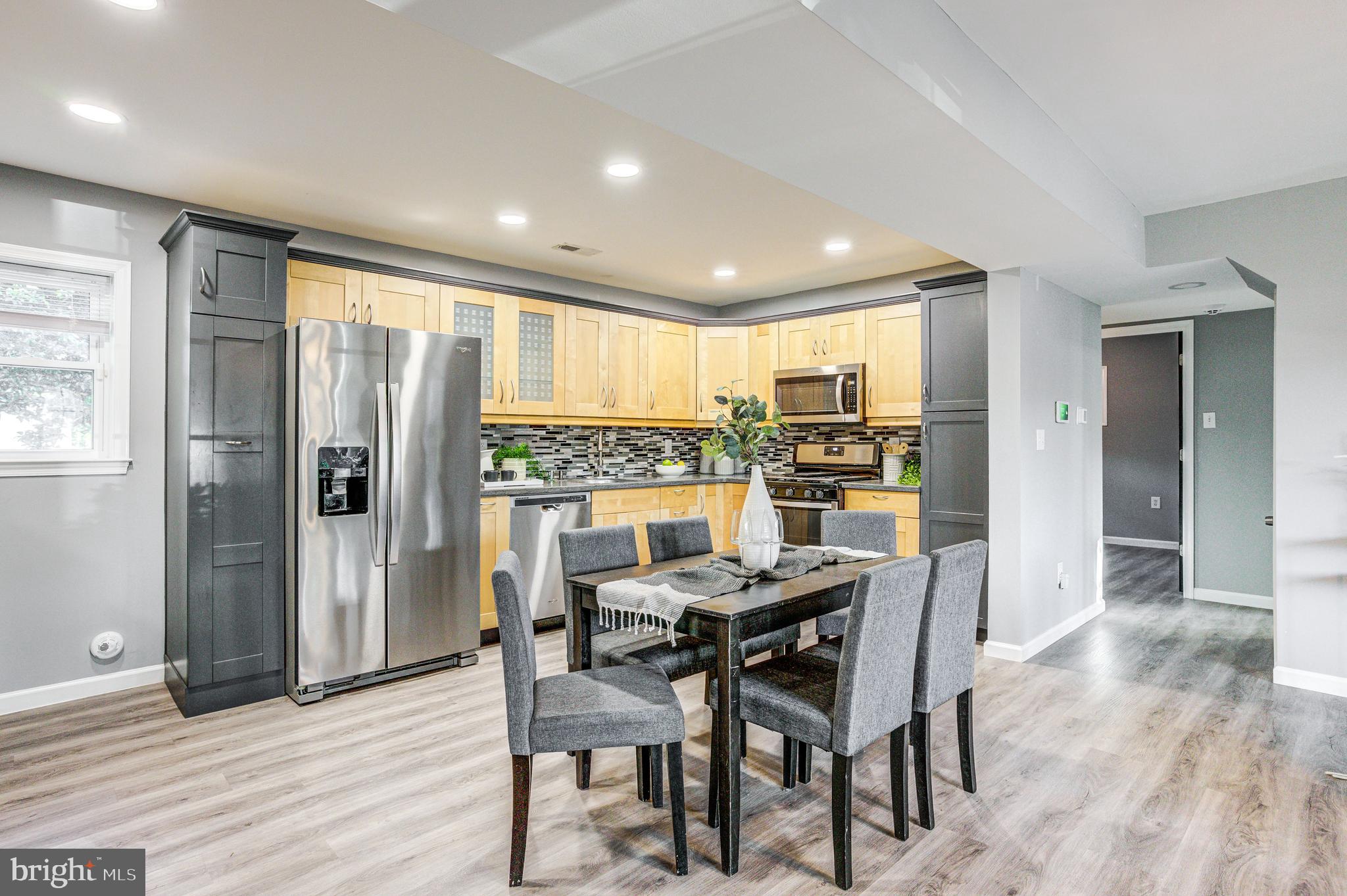 COUNTRY CLUB ESTATES - Residential