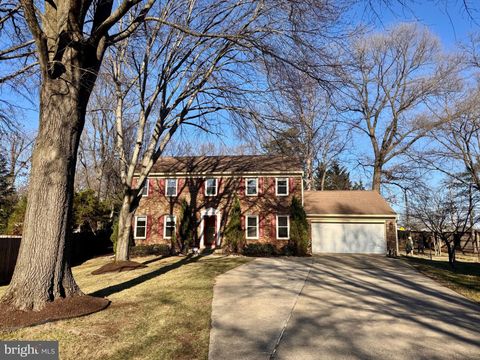 Photo of 5302 Mayfair Court, ALEXANDRIA, VA 22310 (MLS # VAFX2295108)