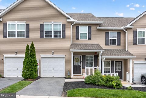 Condo For Sale - 2271 Rising Hill Road<br/> WHITEHALL, PA 18052