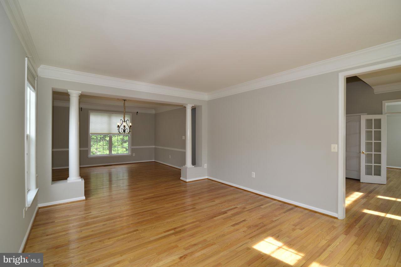 SIGNATURE AT BROADLANDS - Residential