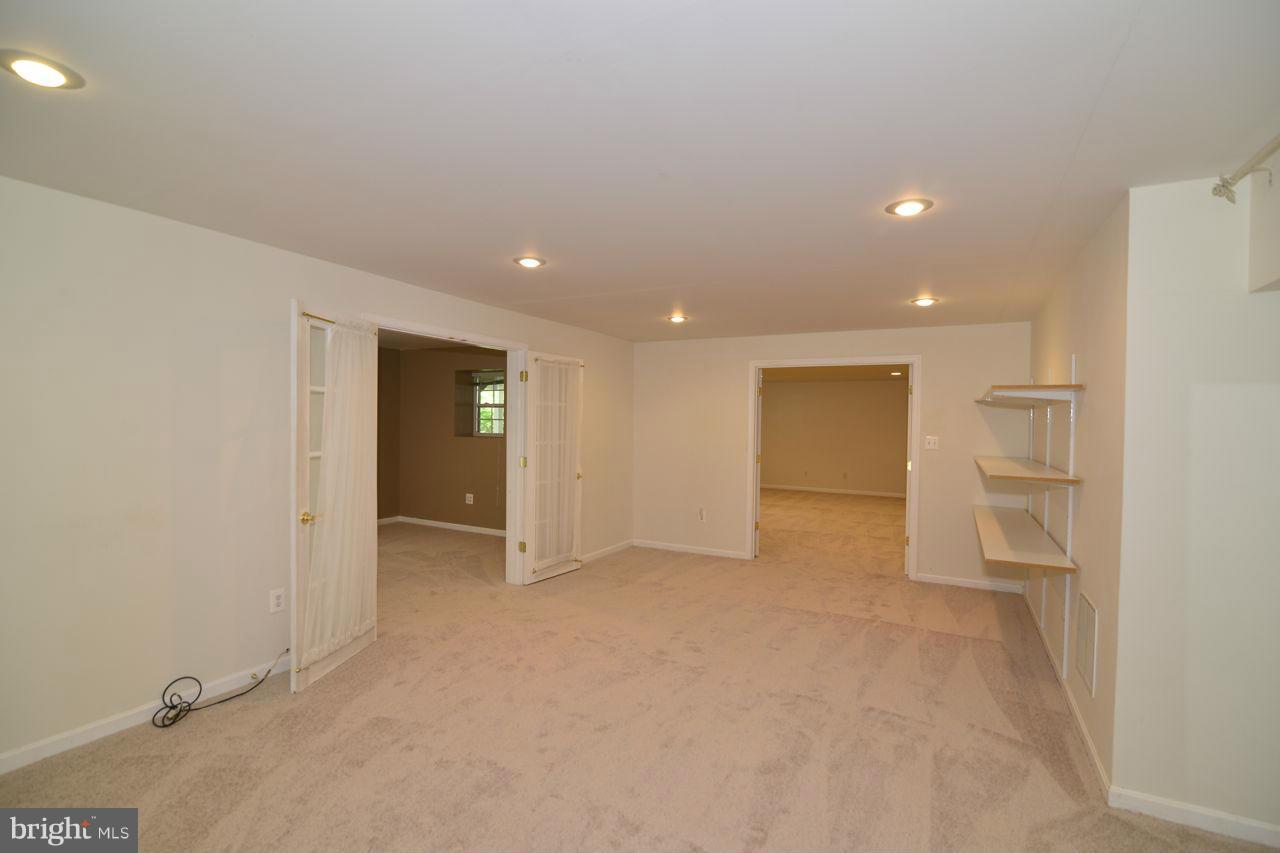 SIGNATURE AT BROADLANDS - Residential