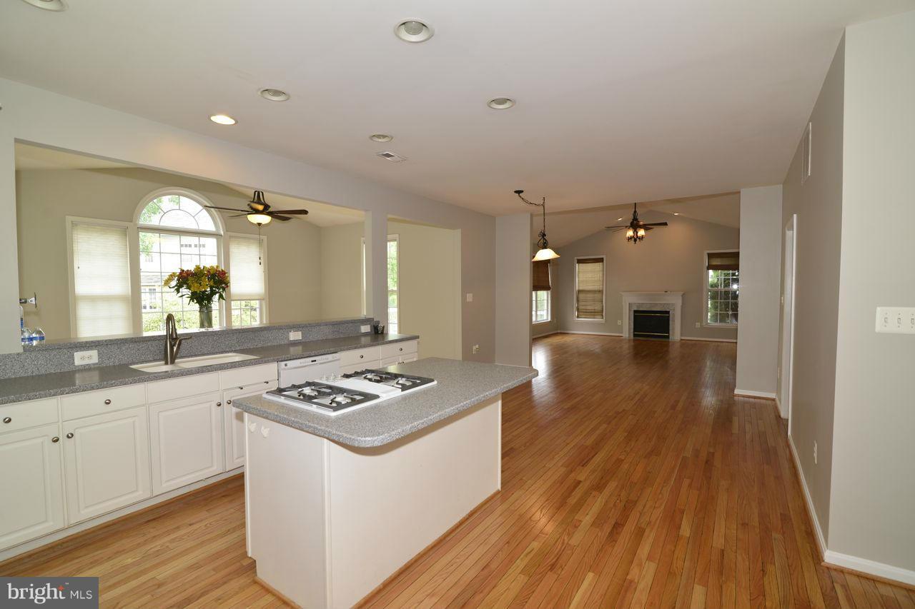 SIGNATURE AT BROADLANDS - Residential