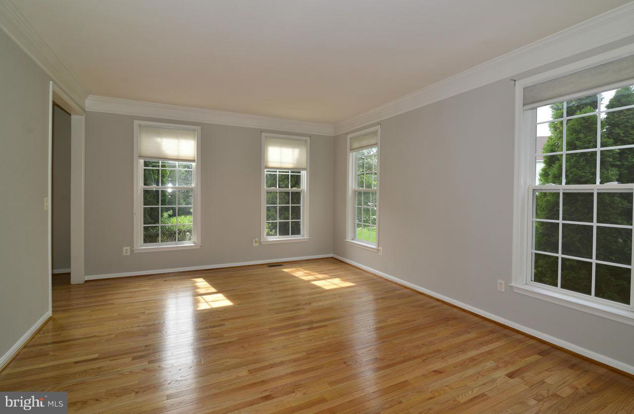 SIGNATURE AT BROADLANDS - Residential