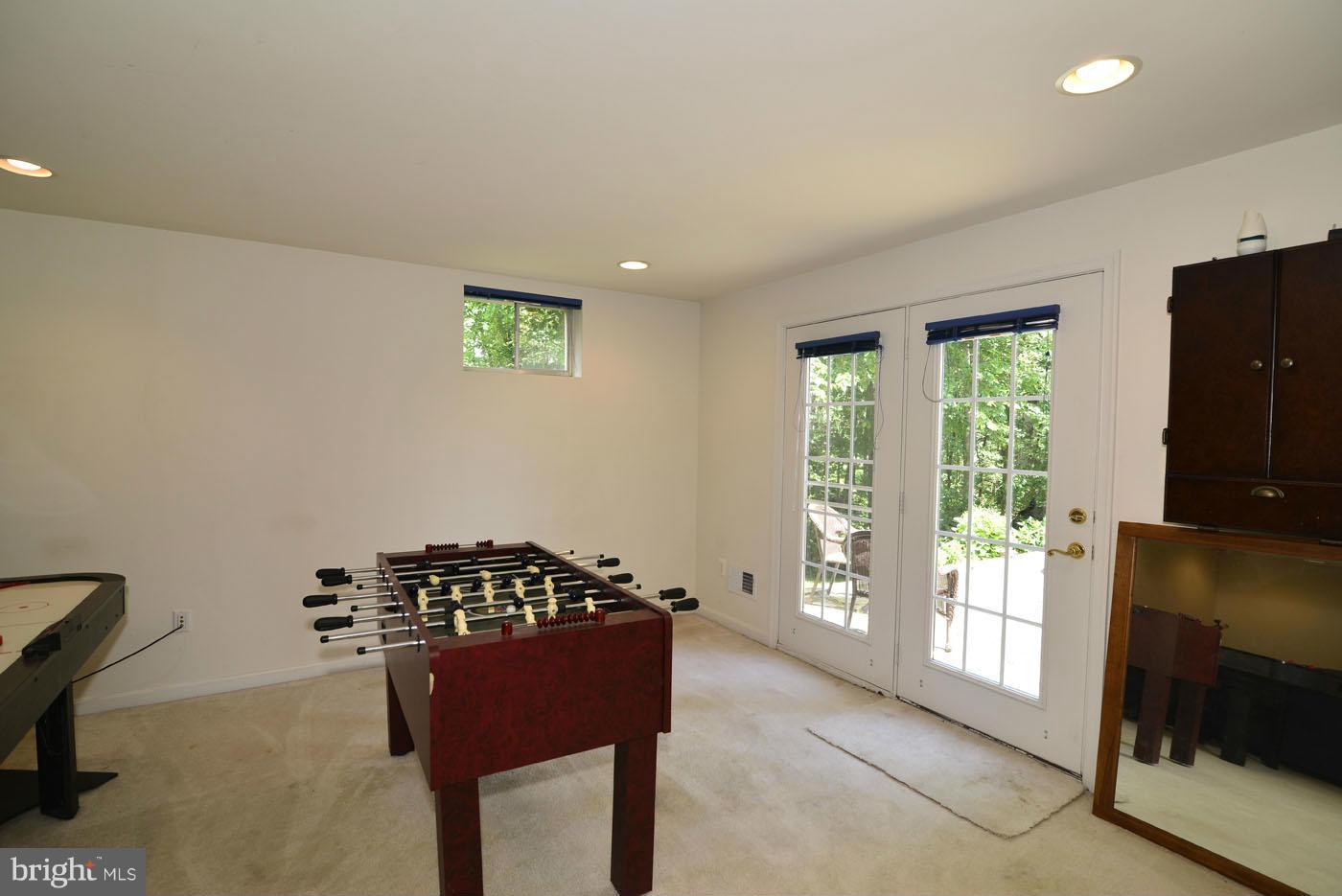 SIGNATURE AT BROADLANDS - Residential