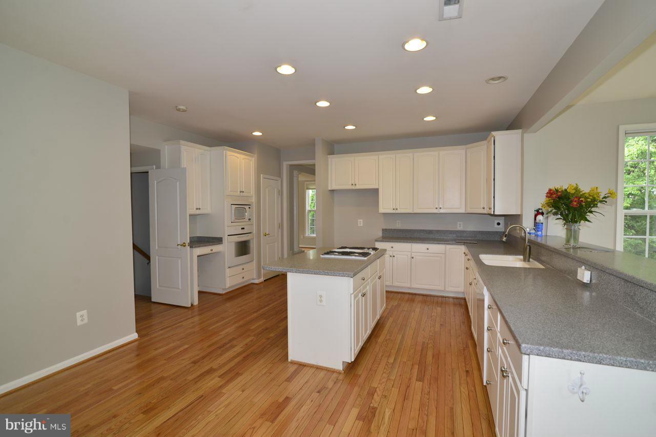 SIGNATURE AT BROADLANDS - Residential