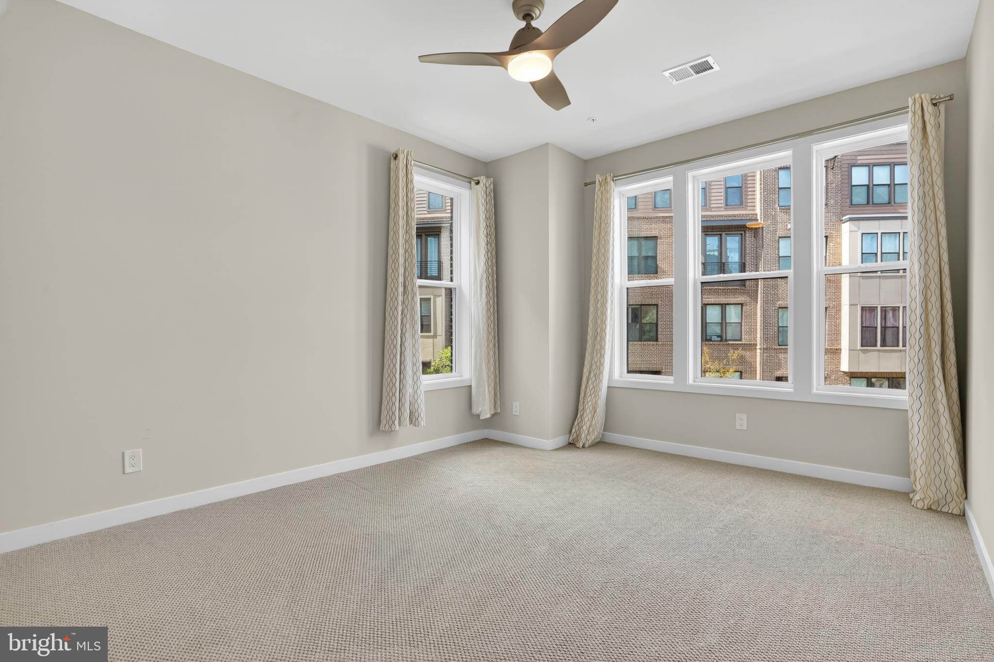 COMMONWEALTH PLACE AT WESTFIELDS - Residential