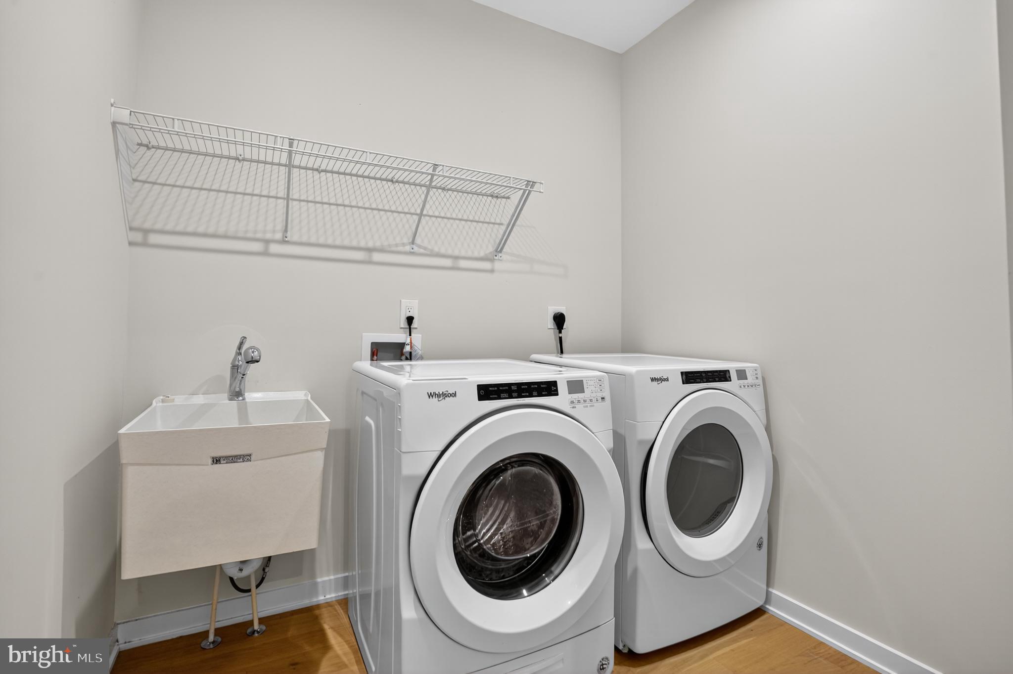 COMMONWEALTH PLACE AT WESTFIELDS - Residential