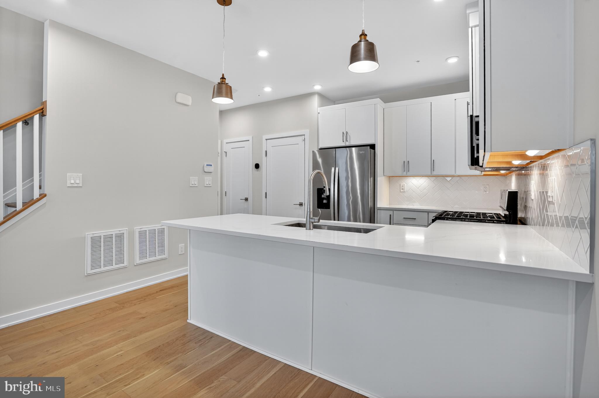 COMMONWEALTH PLACE AT WESTFIELDS - Residential