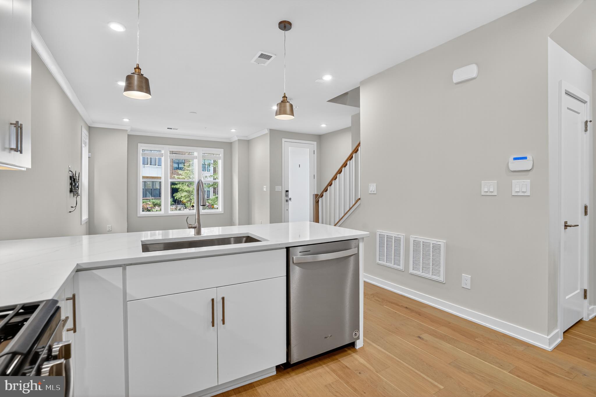 COMMONWEALTH PLACE AT WESTFIELDS - Residential